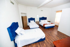PARDOS HOUSE INN